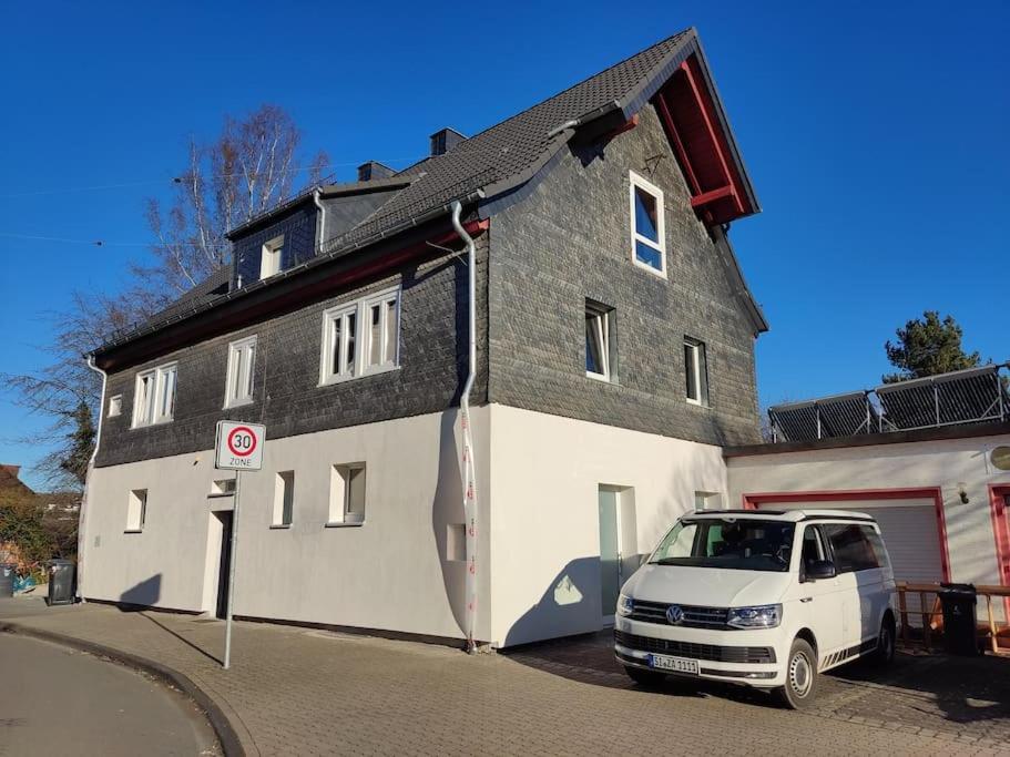 Kinderklinik, 600M Zum Bahnhof 2B ジーゲン エクステリア 写真